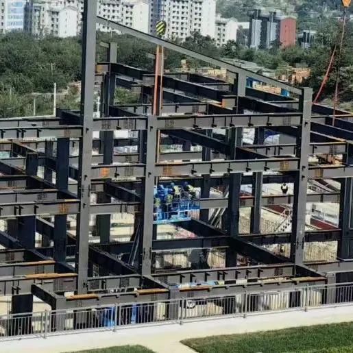 Quais são as diferenças entre a plataforma de estrutura de aço e a plataforma de concreto?